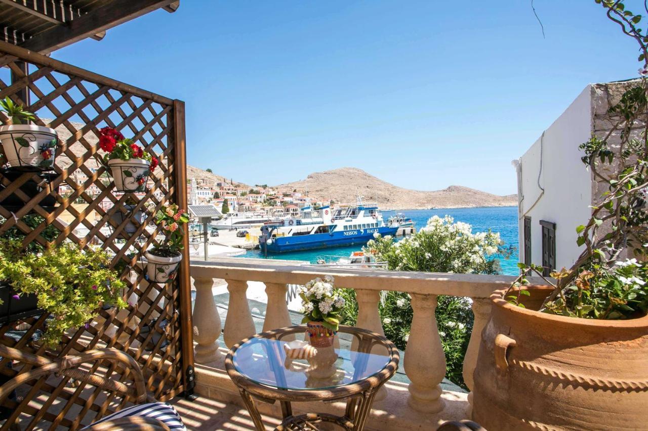 Annas Houses Chalki Town Luaran gambar