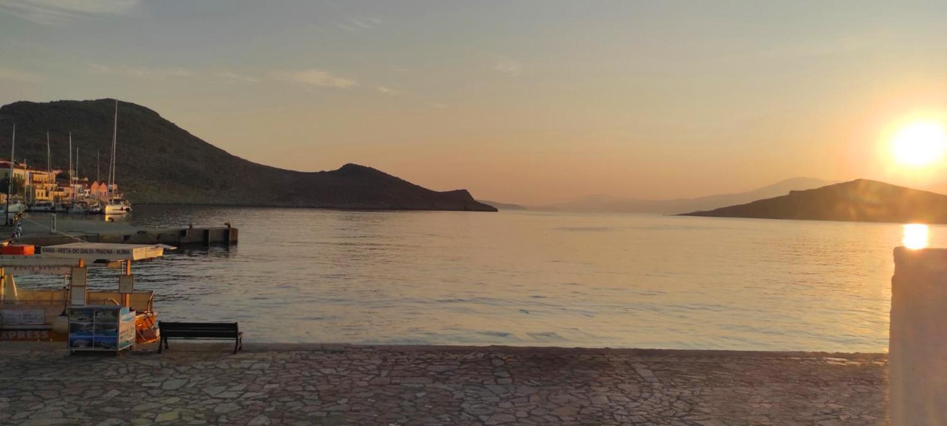 Annas Houses Chalki Town Bilik gambar